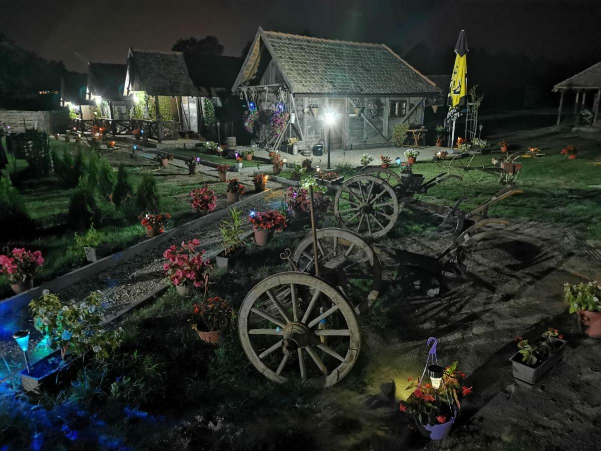 Отель Etno Selo Eden Zeravacki Potok Экстерьер фото